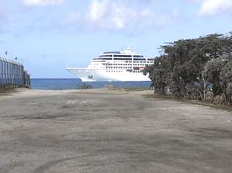 Crusero Insignia a bay haci un ‘test run’ riba lama pabao di Aruba